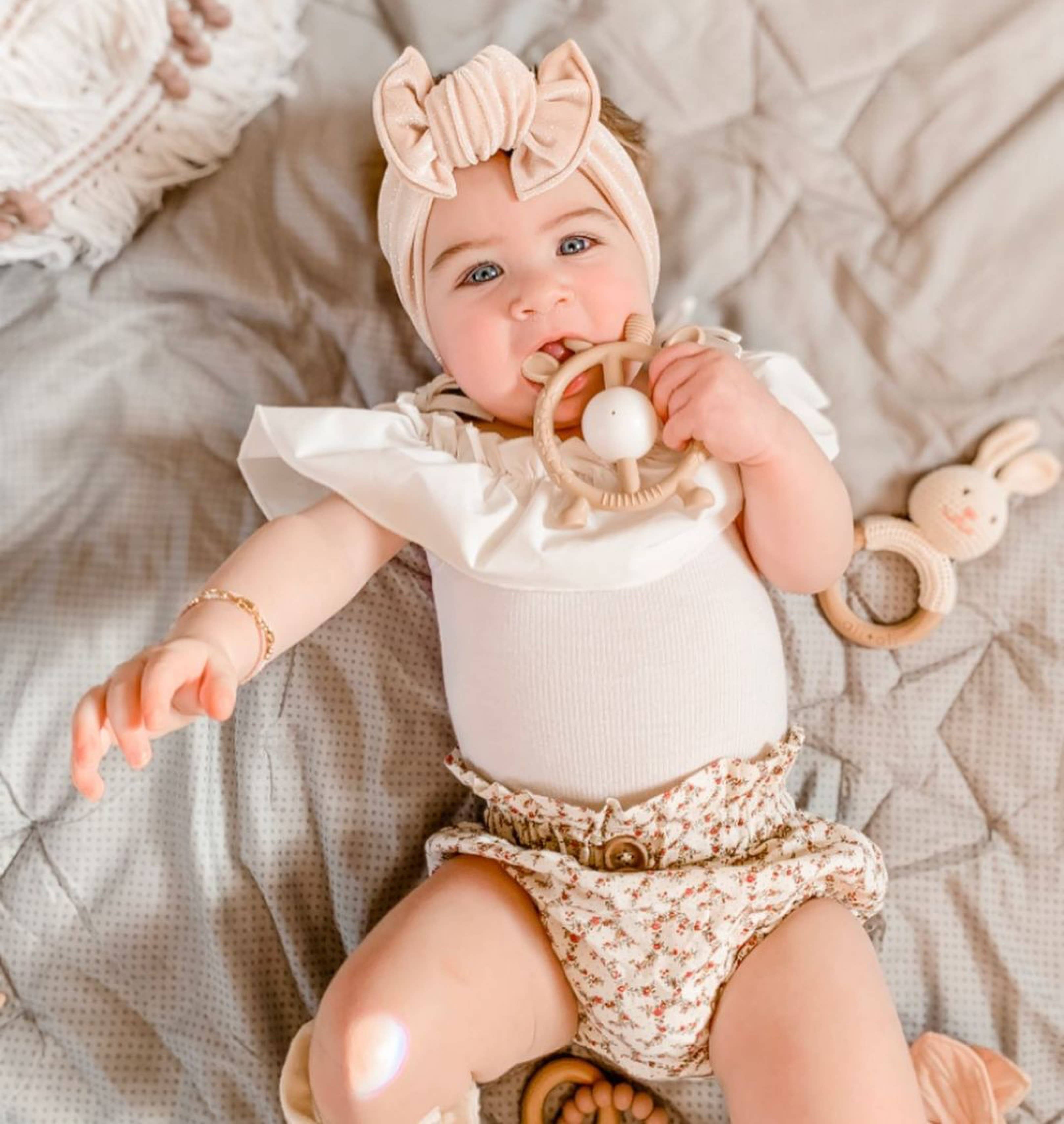 Giraffe Teether & Rattle Food-Grade Silicone Toy: Taupe