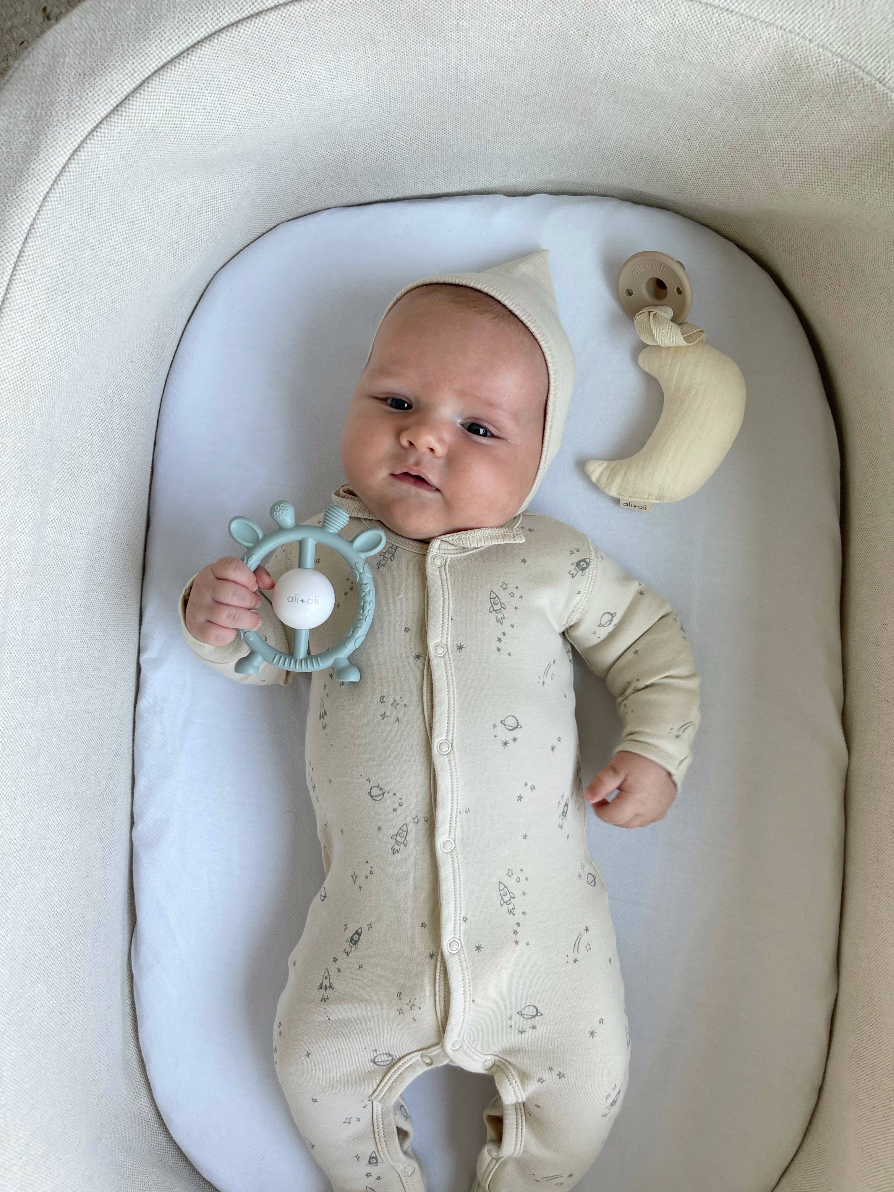 Giraffe Teether & Rattle Food-Grade Silicone Toy: Mist