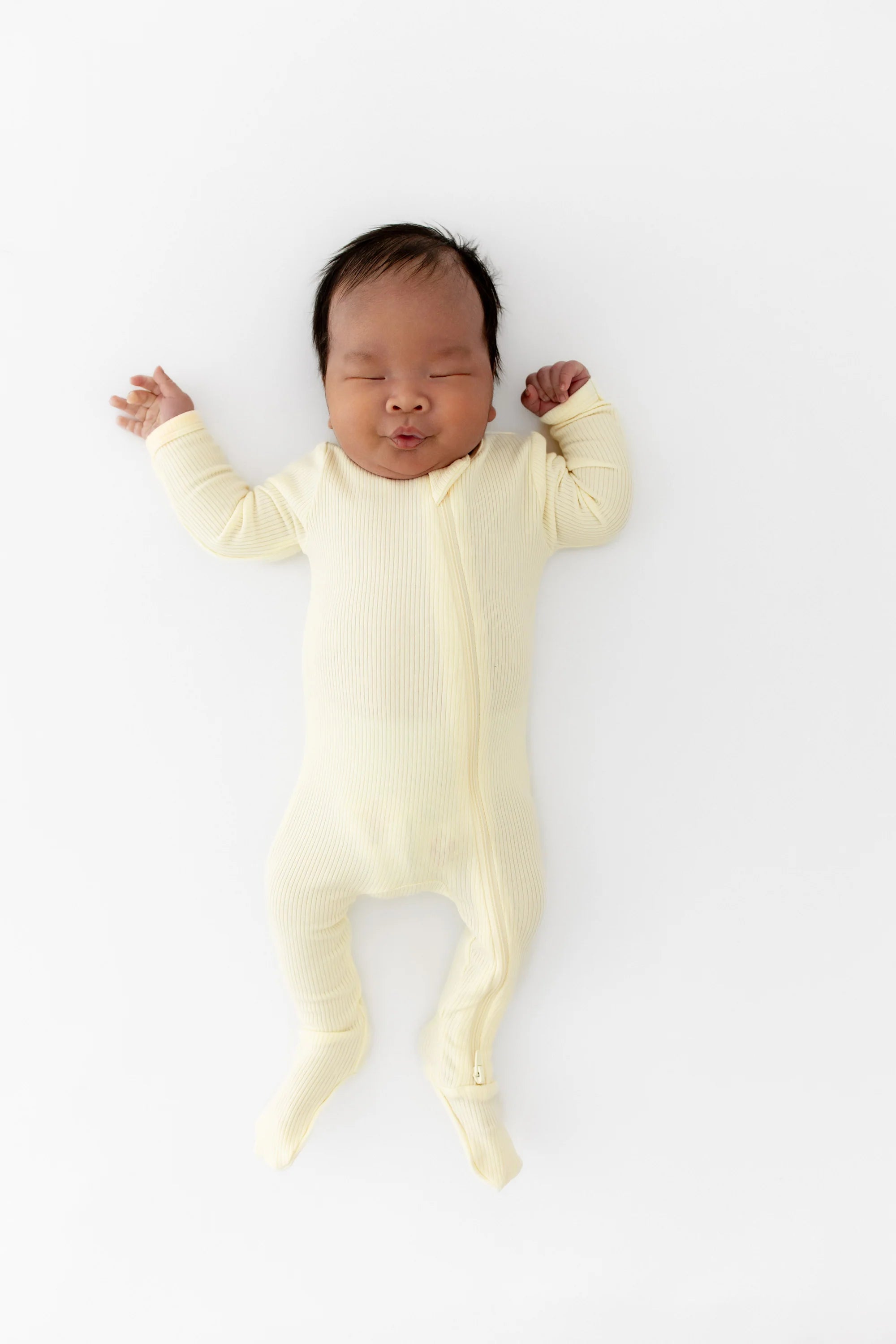Kyte Baby Ribbed Zipper Footie: Chamomile