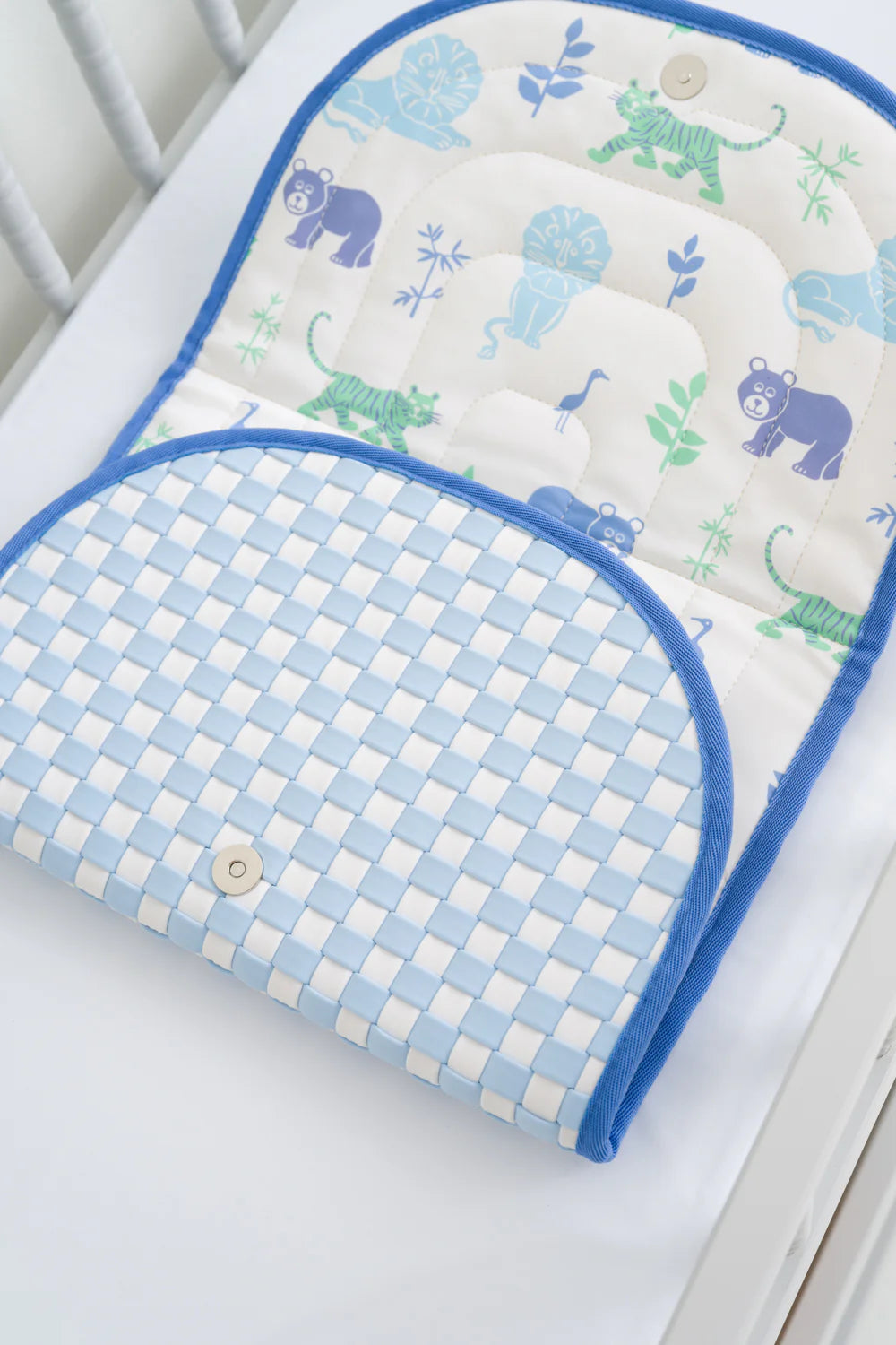 TBBC x Pluie Pret Changing Clutch: Lions, Tigers & Bears