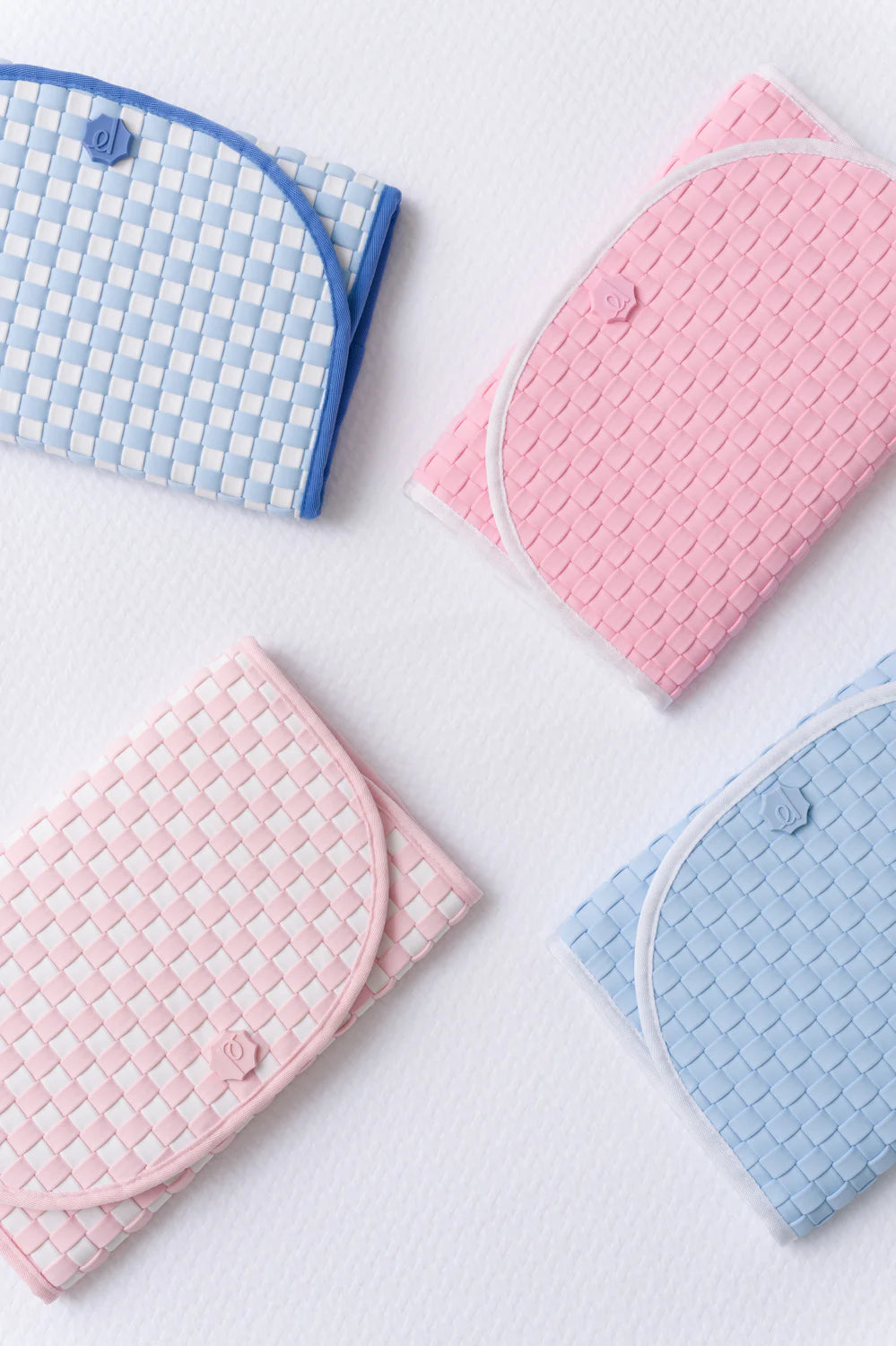 TBBC x Pluie Pret Changing Clutch: Lions, Tigers & Bears