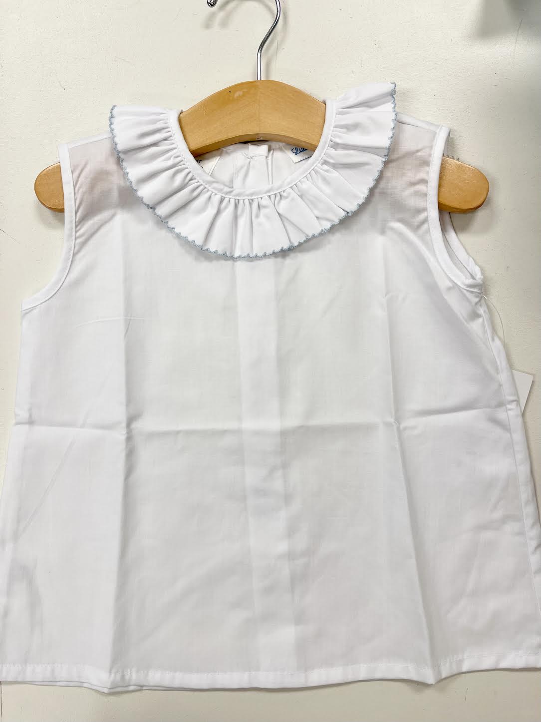 LuLu BeBe White Basic Ruffle Top