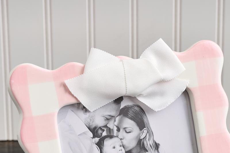 Horizontal Pink Bow Frame