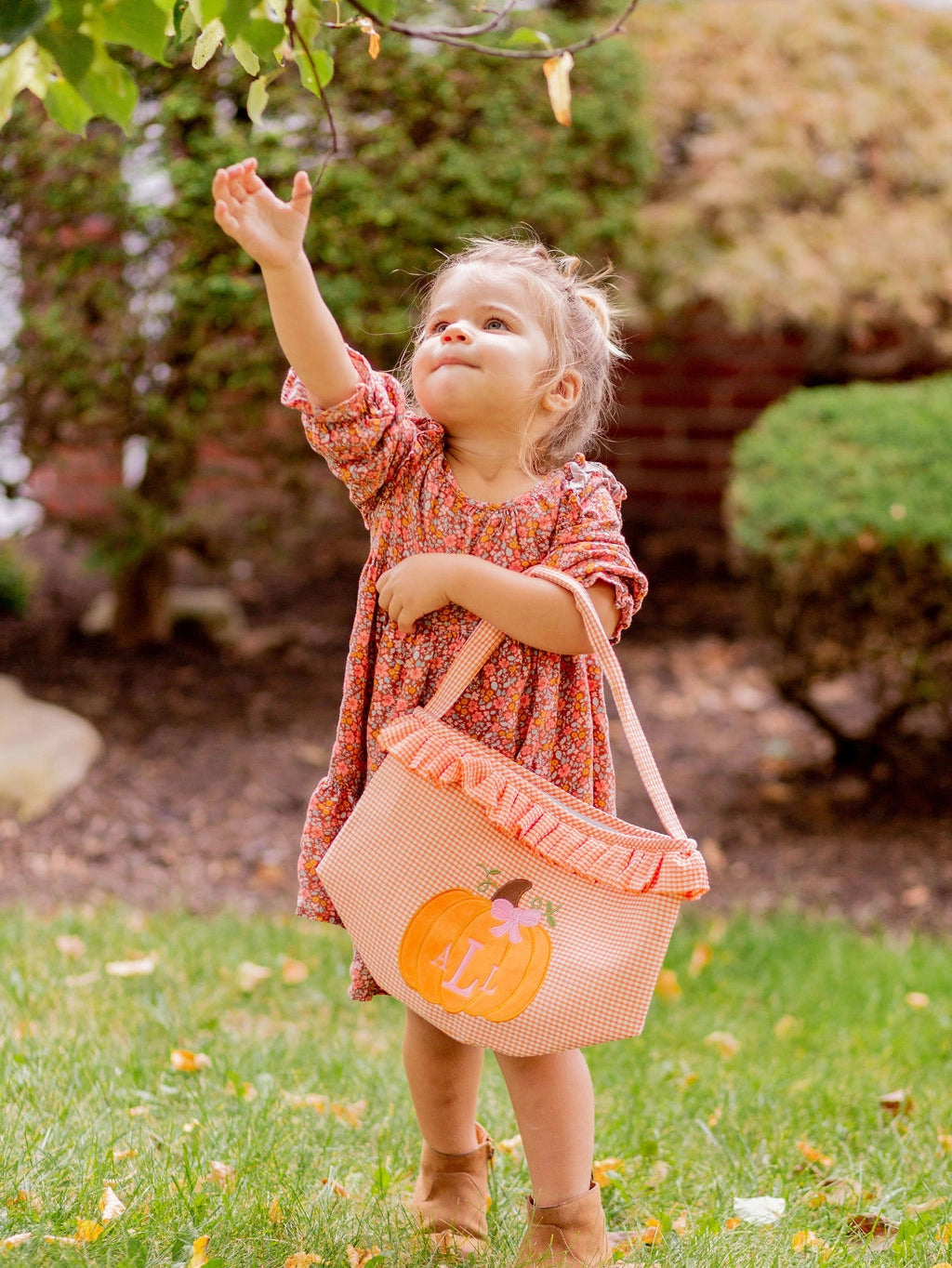 Halloween Ruffled Pumpkin Tote