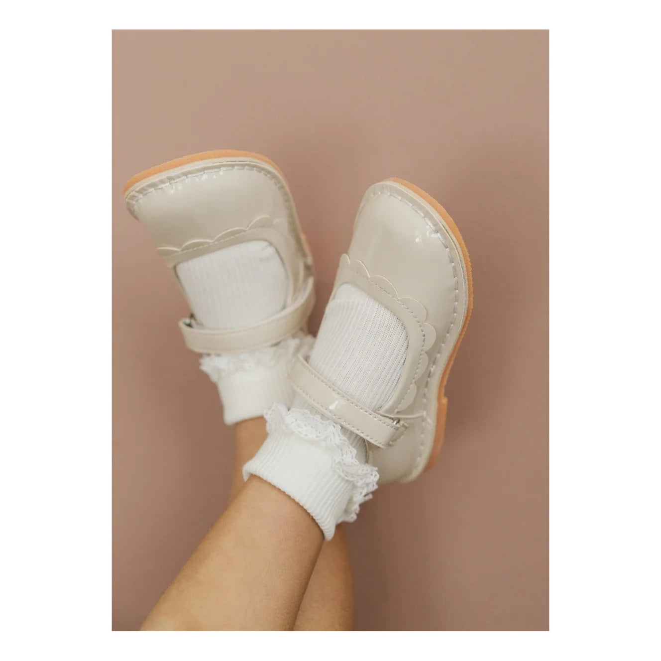 Violette Petal Mary Jane: Cream Patent