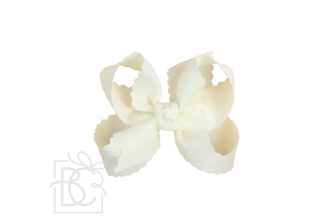 4.5&quot; Scalloped Edge Bow on Alligator Clip: Antique White