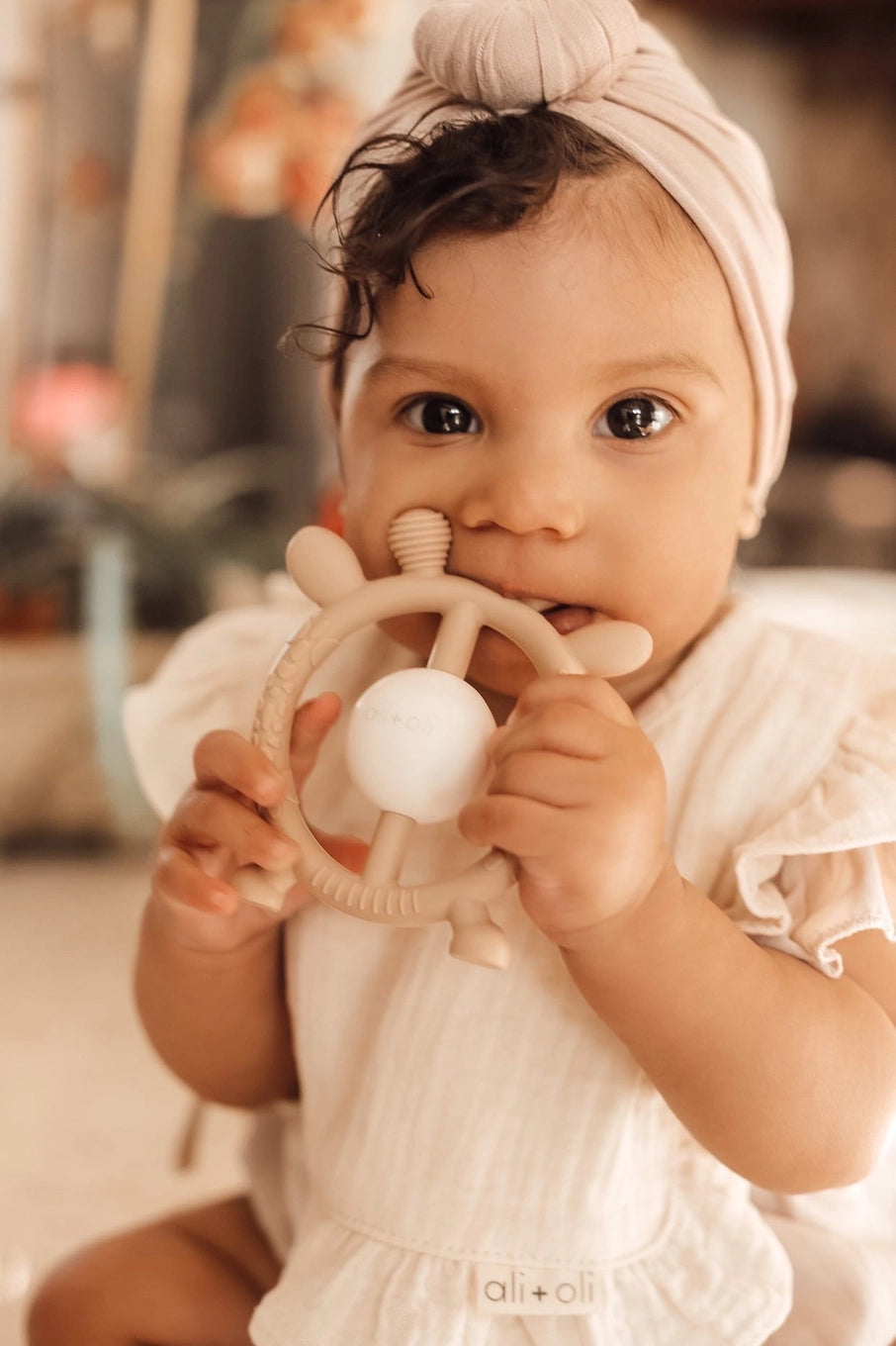 Muslin Cotton Ruffle Baby Bib - Ivory