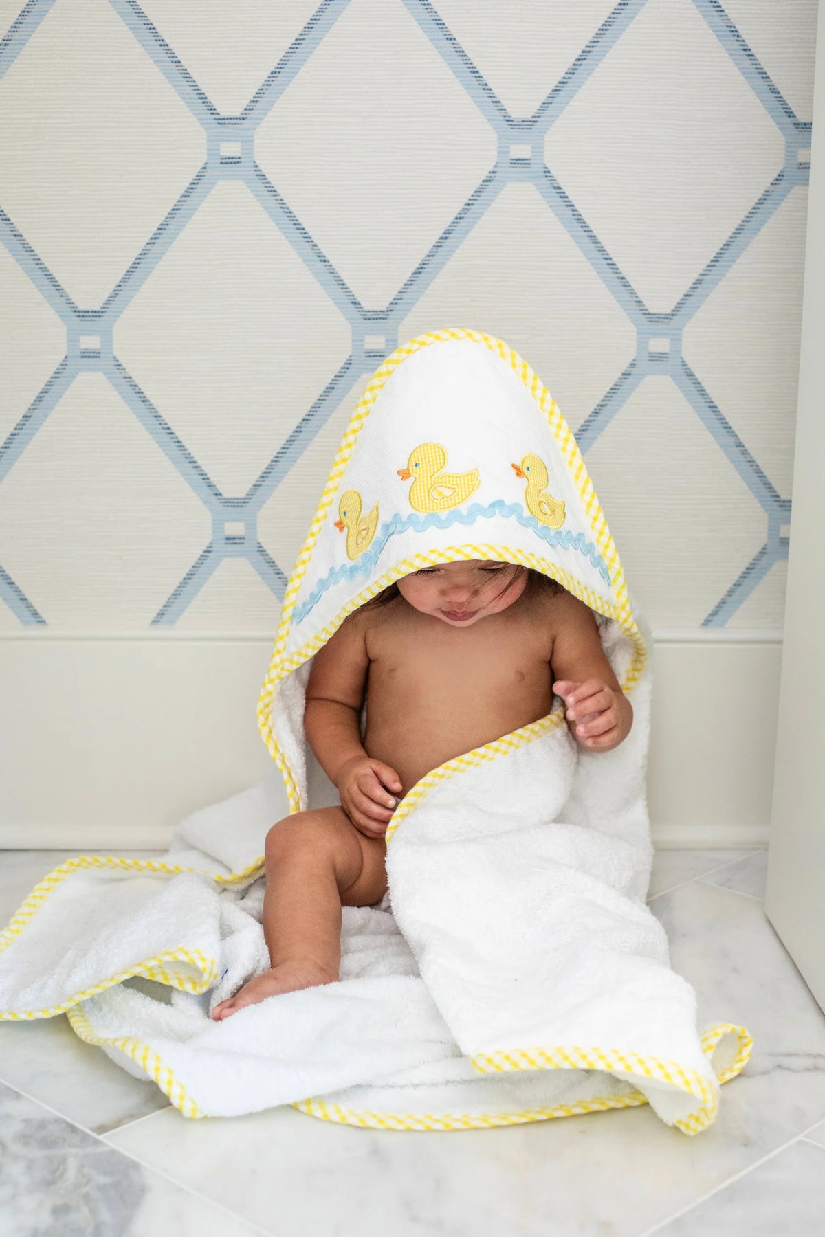 Hooded Towel + Washcloth Gift Set: 3 Rubber Duckies Appliques with Yellow Seersucker Trim