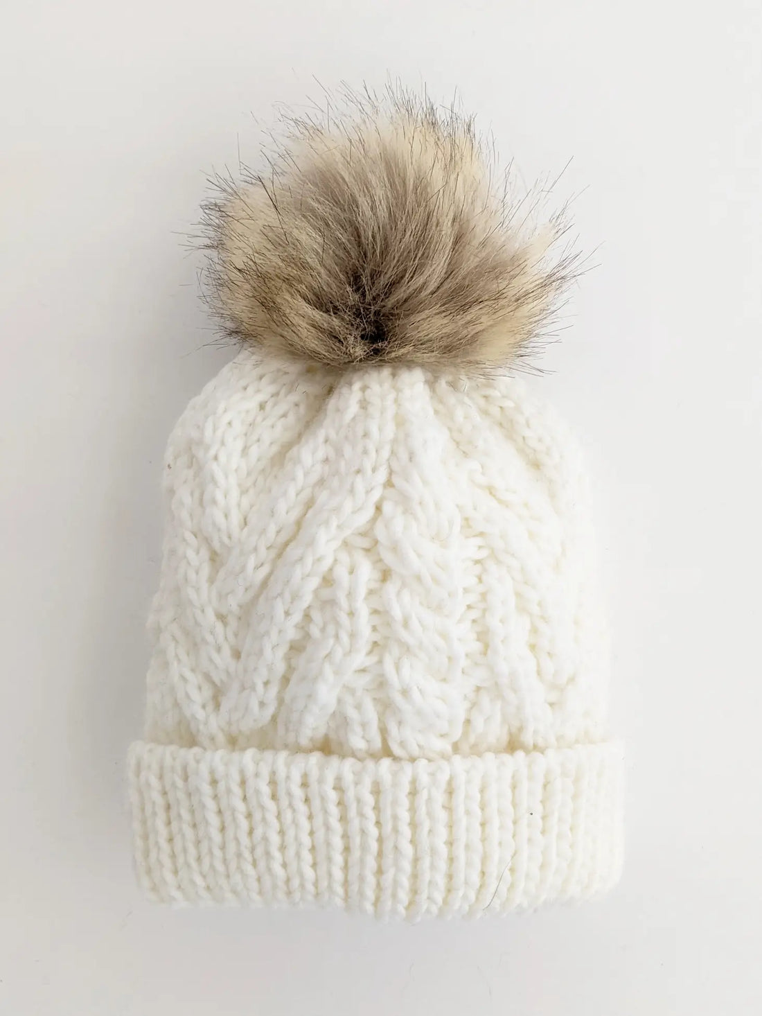 Huggalugs Cable Knit Hat: Winter White