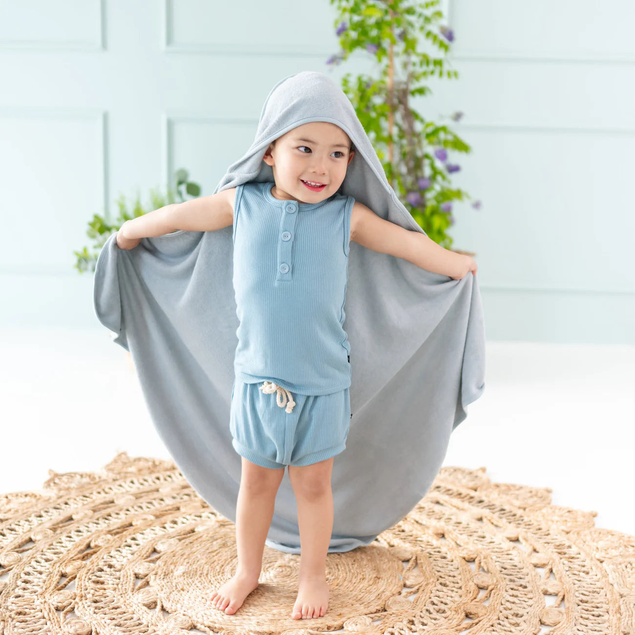 Kyte Baby Infant Hooded Towel: Fog